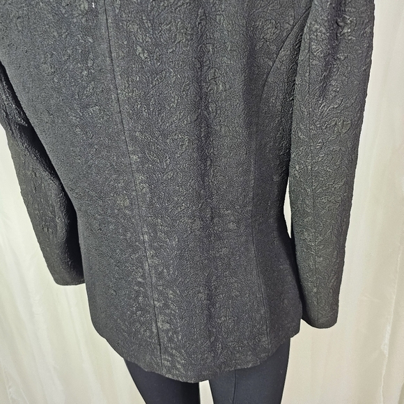 Vintage Rina diMontella black floral embossed jacket with ruffled lapel - Picture 3 of 8
